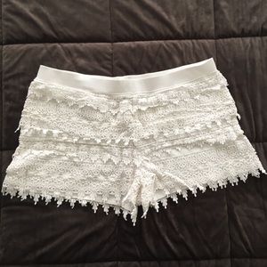 Women’s XL off white lace EXPRESS shorts
